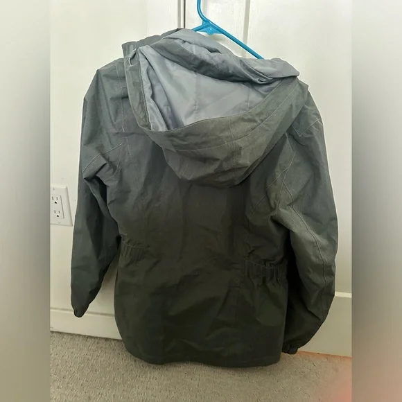 North face gray women’s rain jacket - Picture 5 of 7